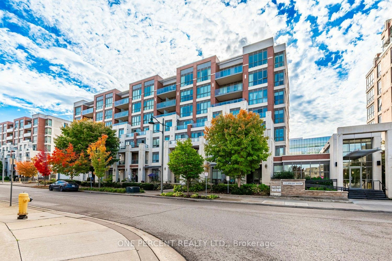 401-21 Upper Duke Crescent, Markham, ON, L6G 0B7
