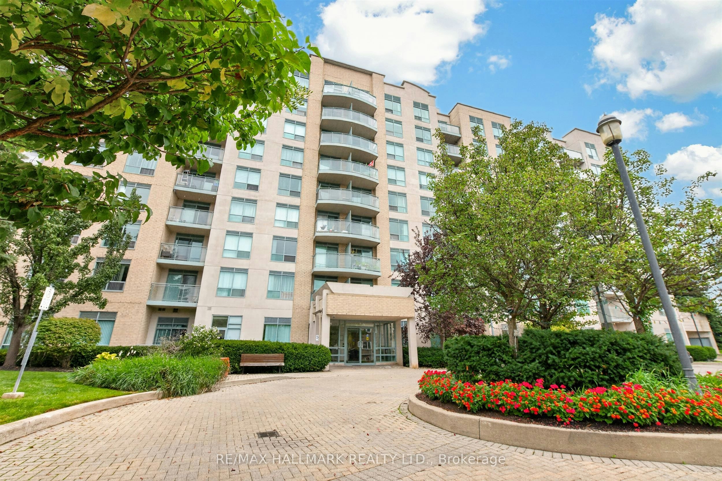702-51 Baffin Court, Richmond Hill, ON, L4B 4P6