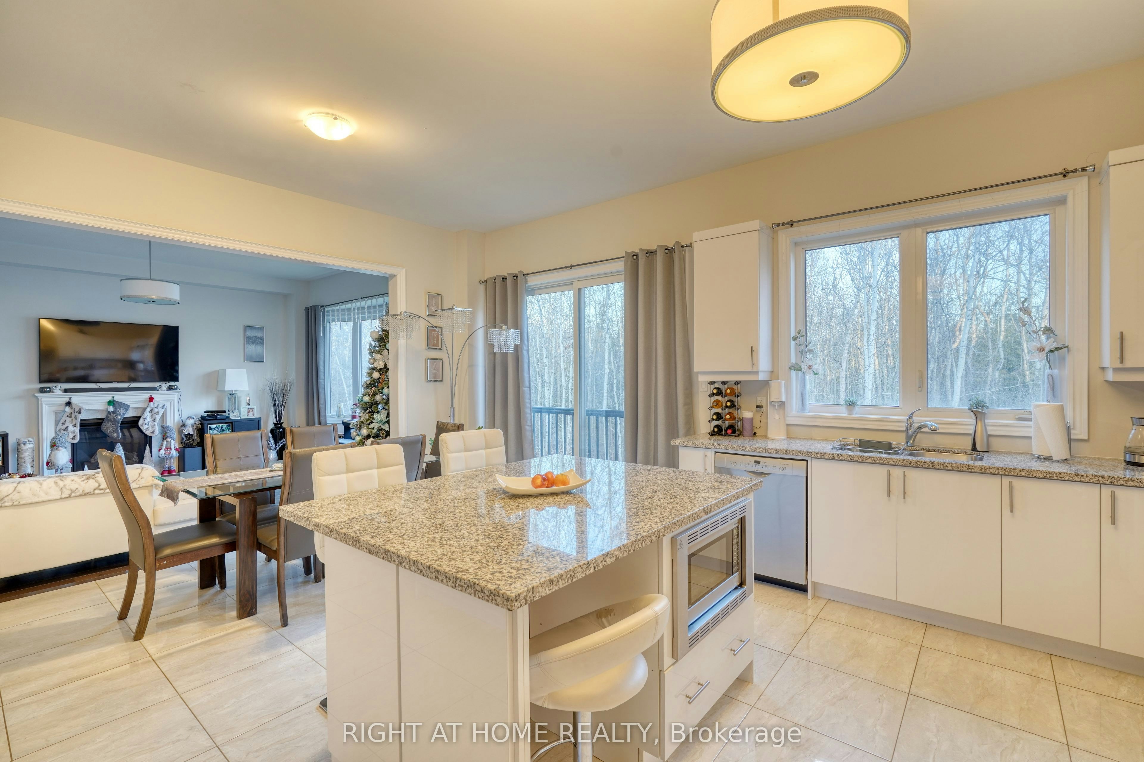 1665 Emberton Way, Innisfil, ON, L9S 0N4 - 6