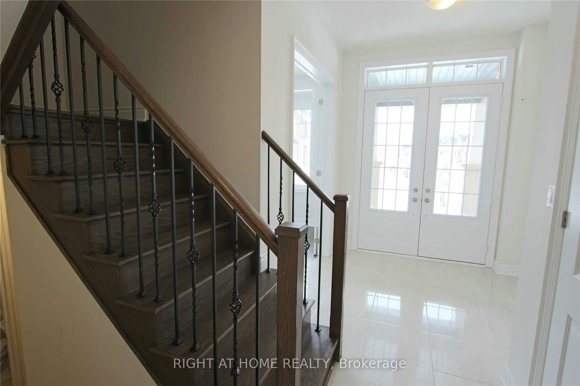 1665 Emberton Way, Innisfil, ON, L9S 0N4 - 2