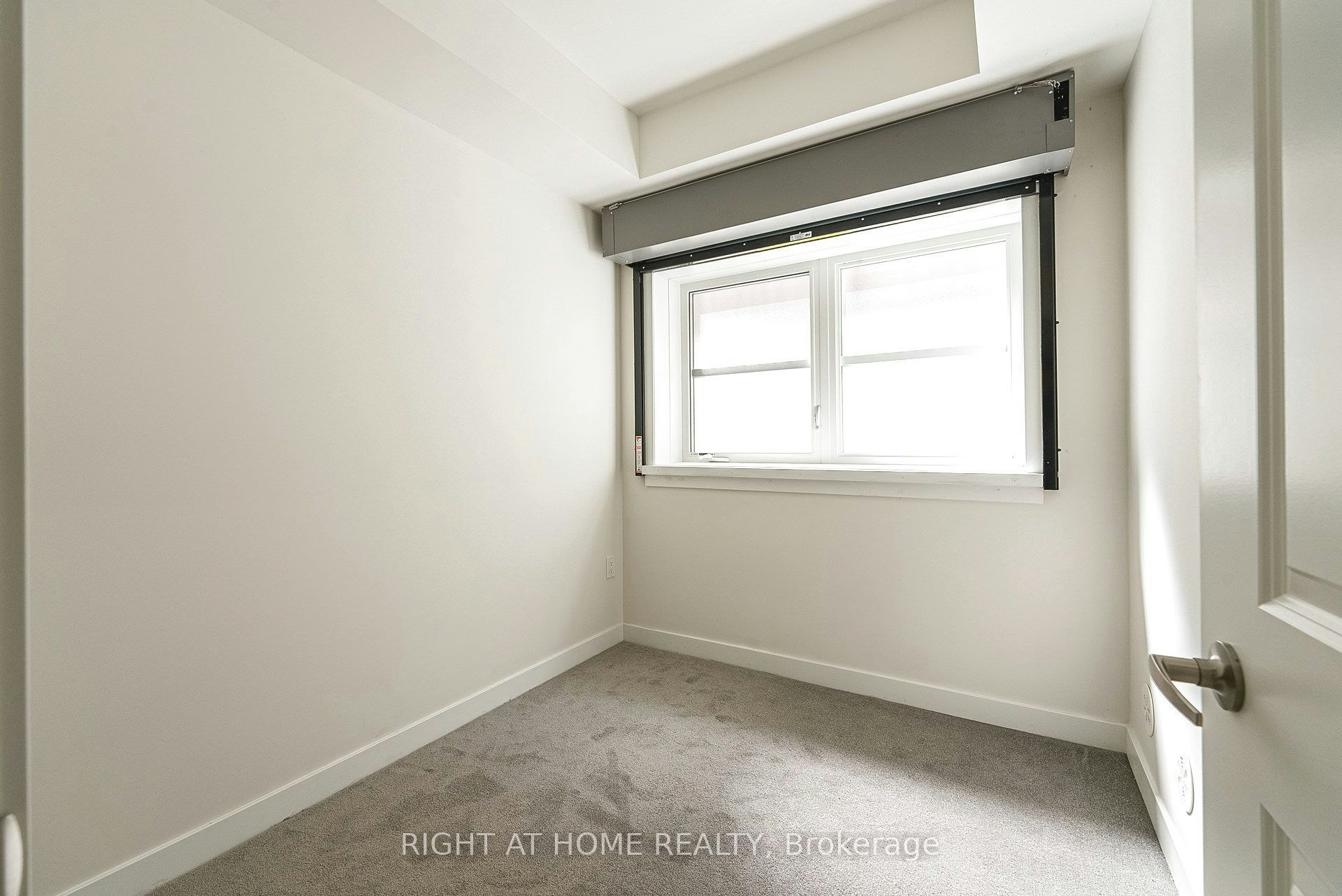 102-15100 Yonge Street, Aurora, ON, L4G 4C8 - 11