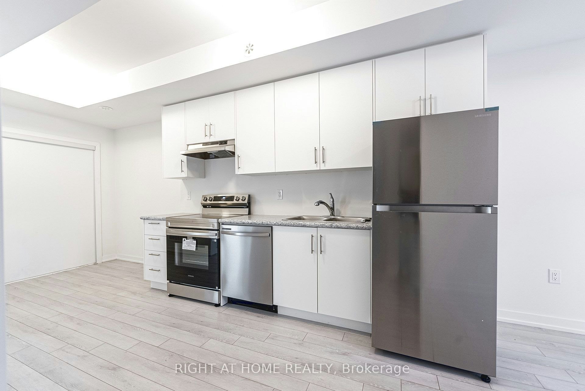 102-15100 Yonge Street, Aurora, ON, L4G 4C8 - 6