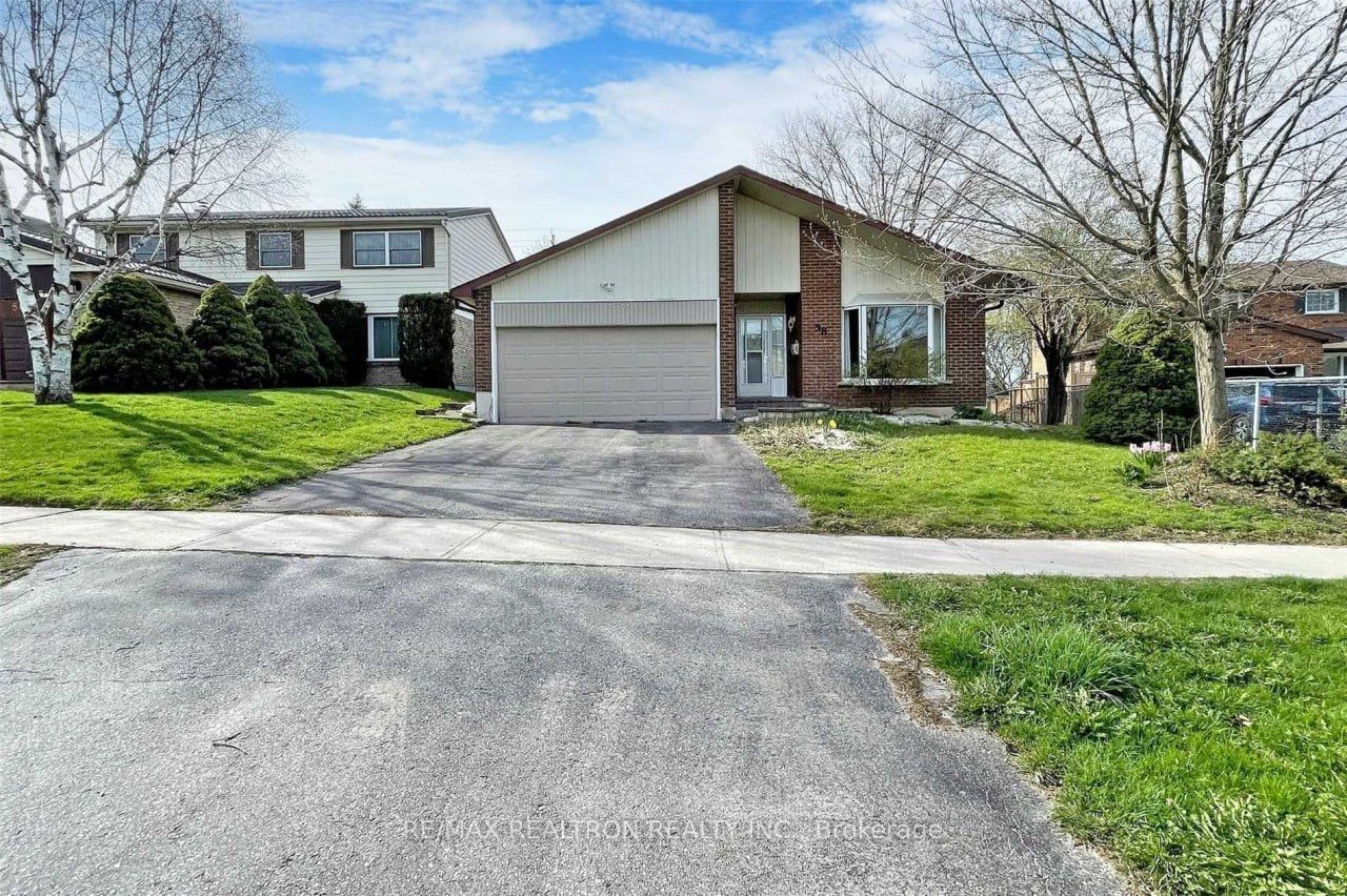 #bmst-88 Eastman Crescent, Newmarket, ON, L3Y 5S2