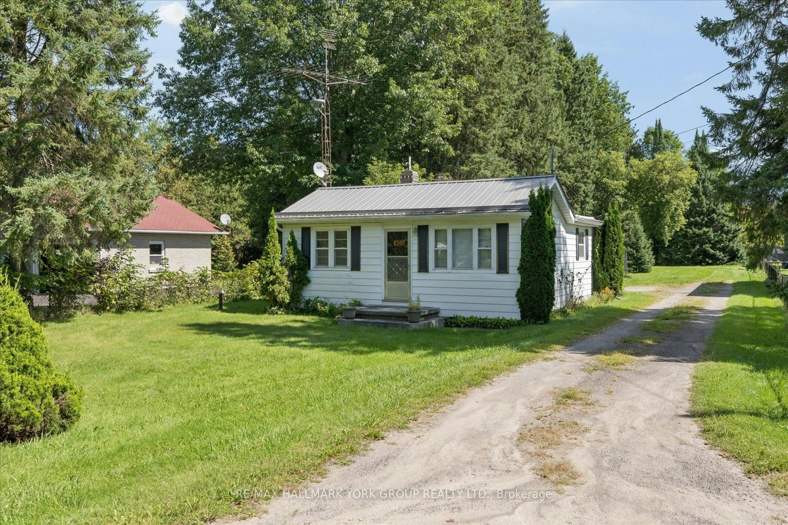 432 Catering Road - 2