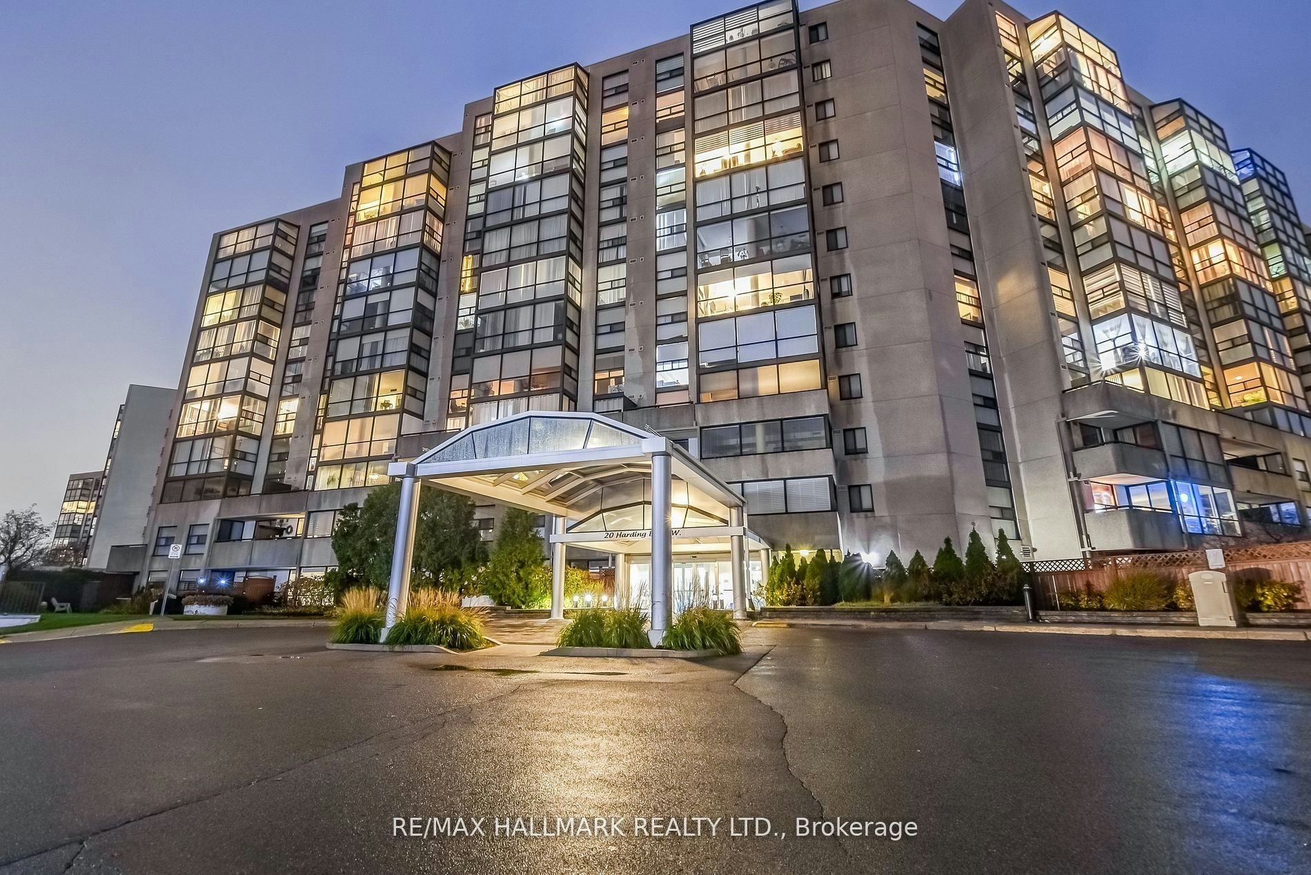1211-20 Harding Boulevard W, Richmond Hill, ON, L4C 9S4