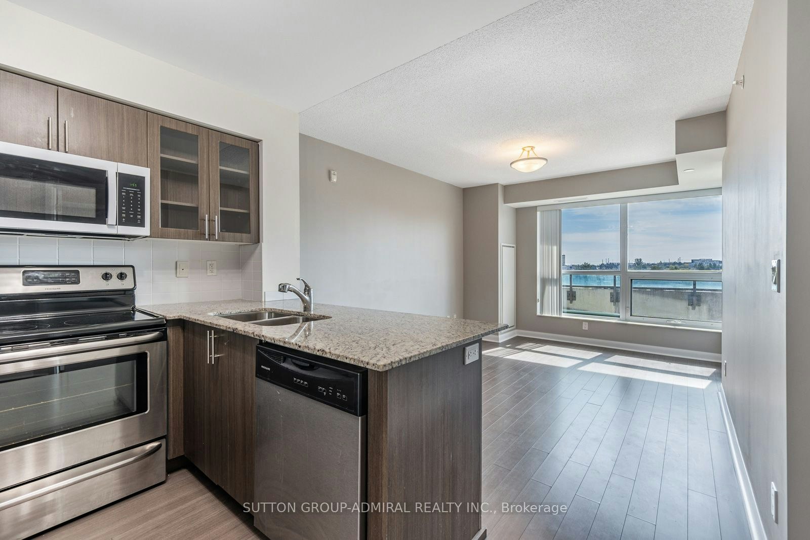 412-75 Norman Bethune Avenue, Richmond Hill, ON, L4B 0B6 - 2