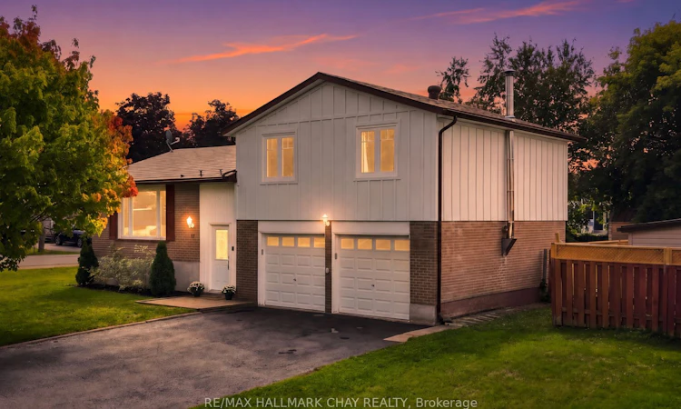 12 Larkdale Crescent