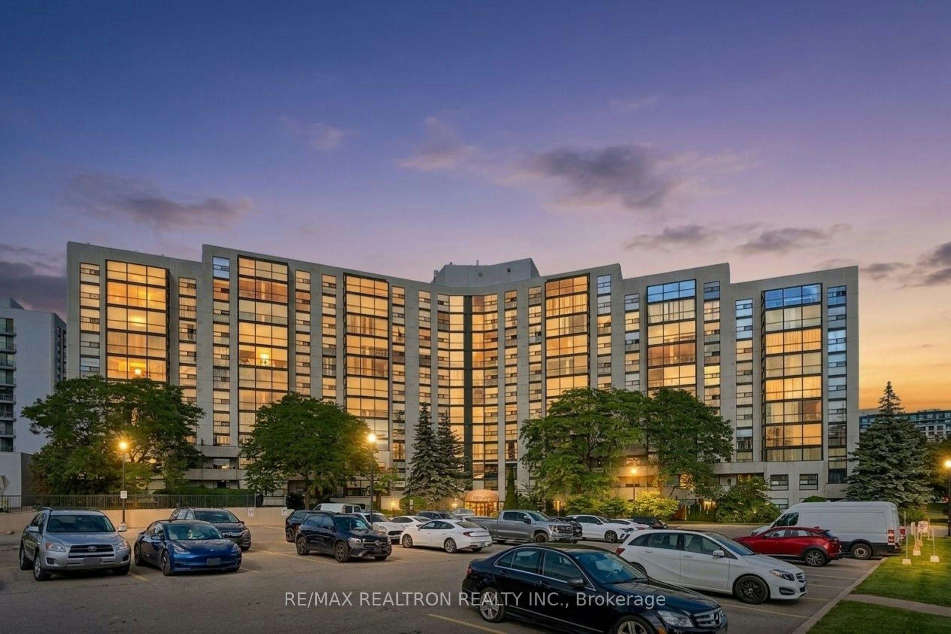 1111-30 Harding Boulevard W, Richmond Hill, ON, L4C 9M3