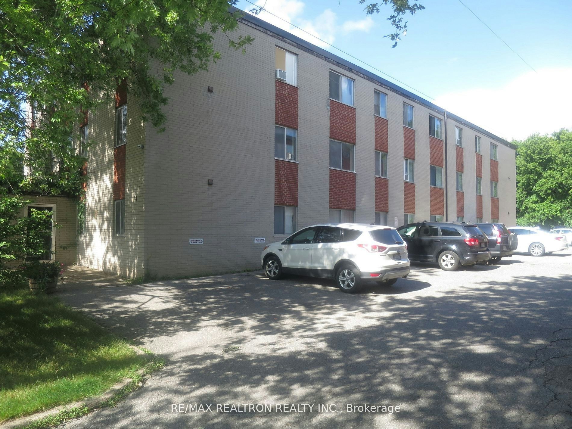 16-41 Huron Heights Drive, Newmarket, ON, L3Y 3J8