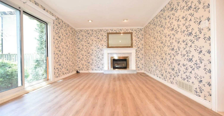 52 Emmeloord Crescent, Markham, ON, L3R 1P8 - 2