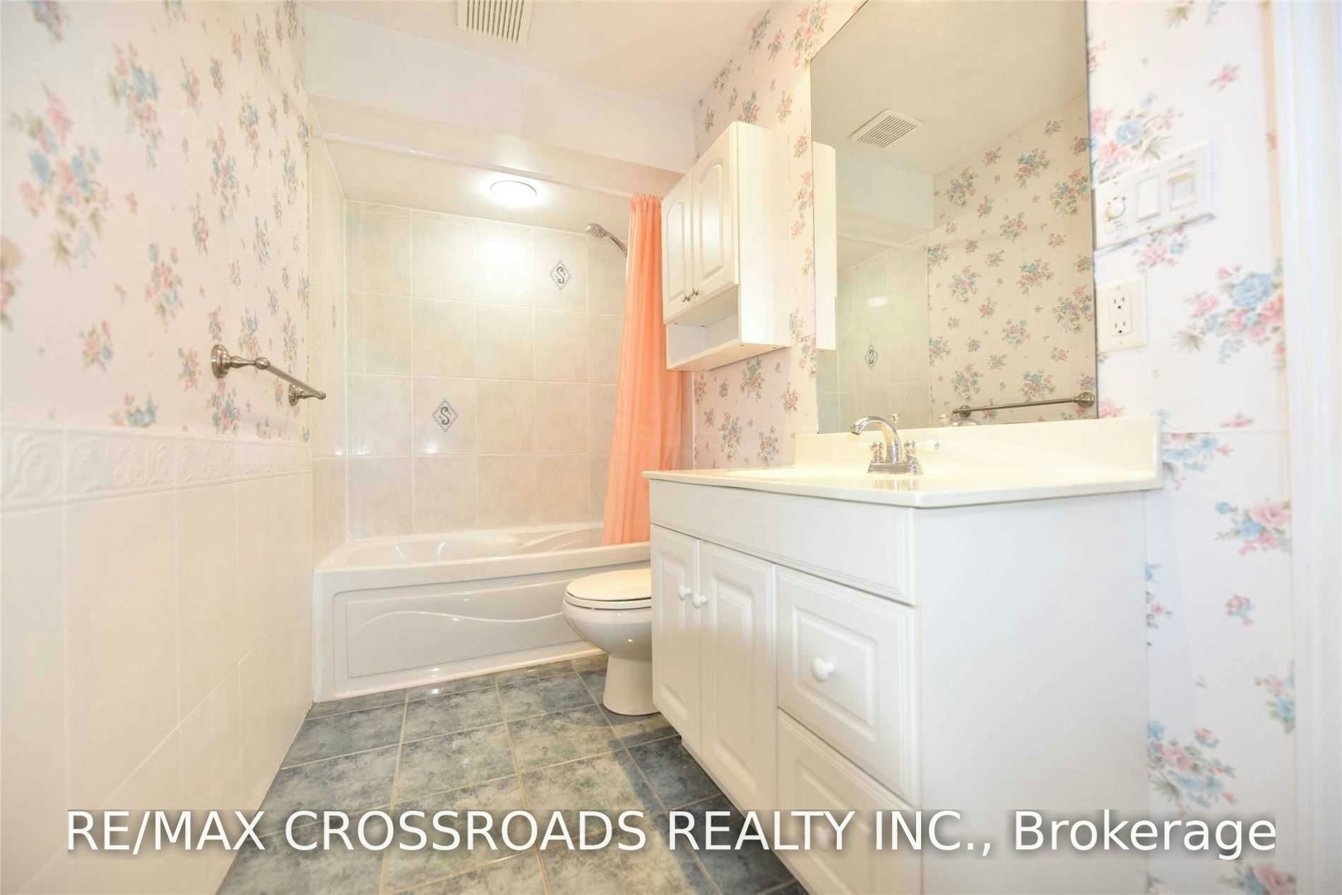 52 Emmeloord Crescent, Markham, ON, L3R 1P8 - 8