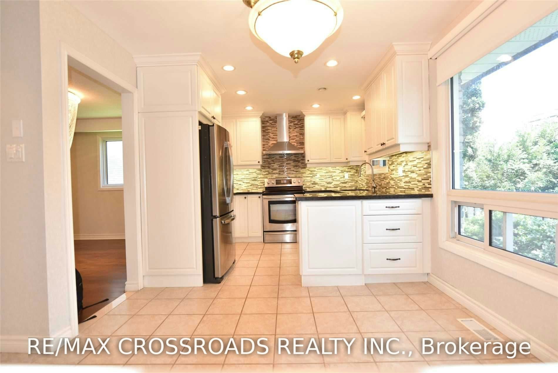 52 Emmeloord Crescent, Markham, ON, L3R 1P8 - 3