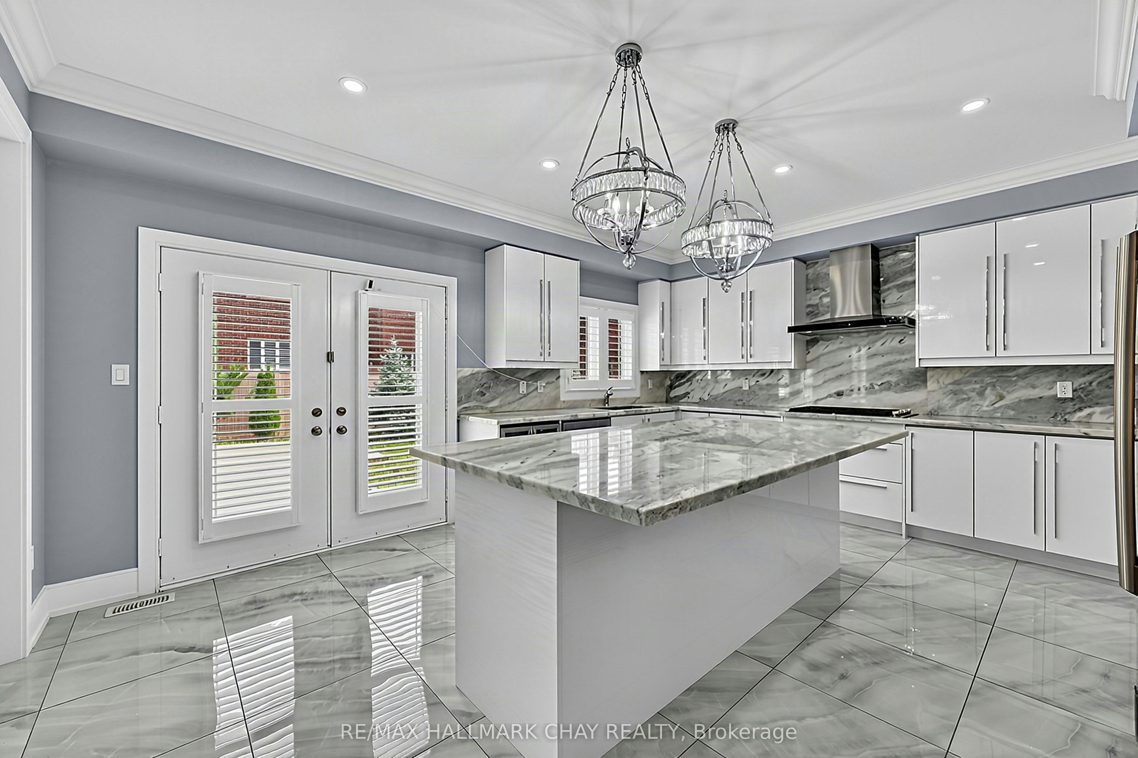 35 Tyndall Drive, Bradford West Gwillimbury, ON, L3Z 4G6 - 12