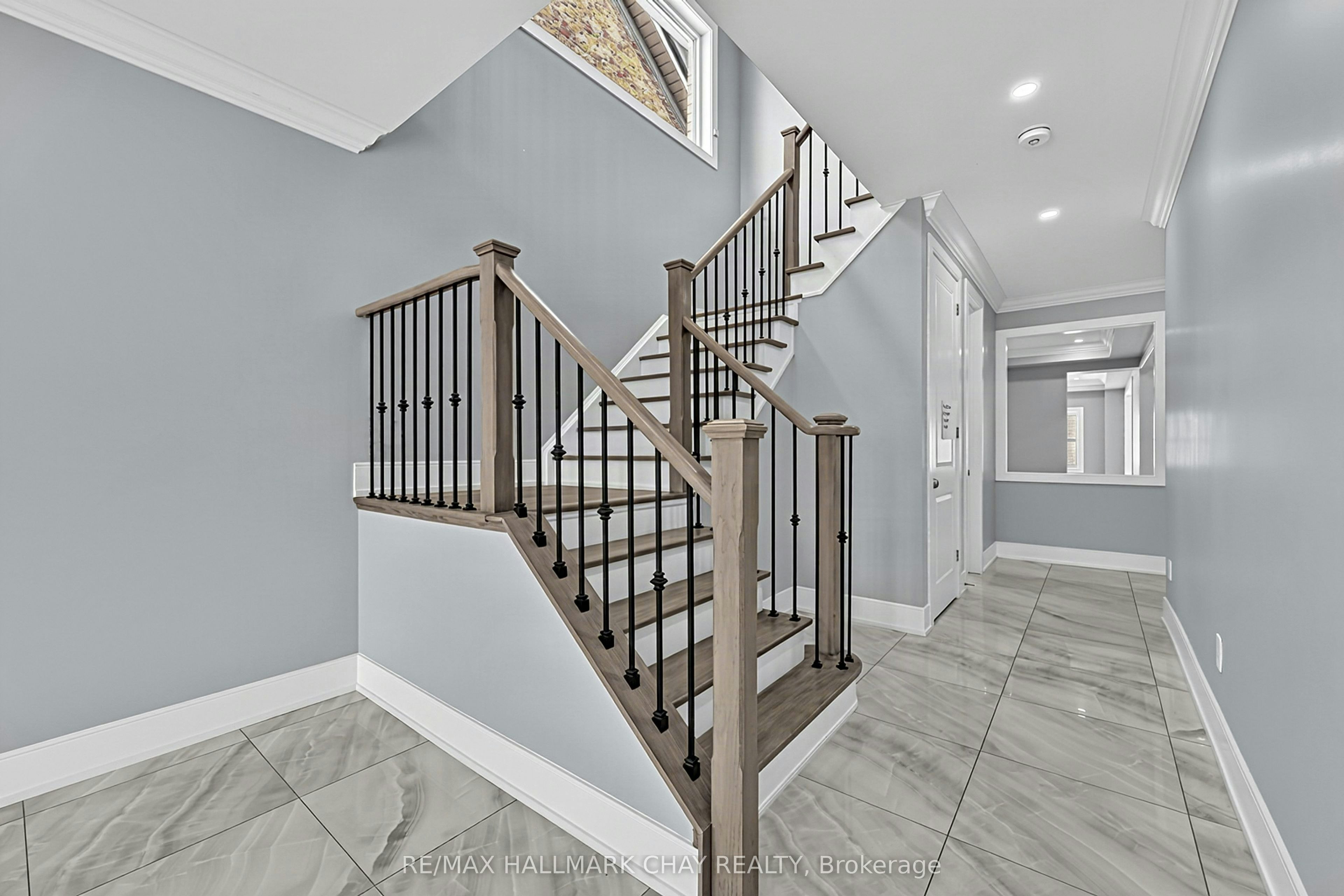 35 Tyndall Drive, Bradford West Gwillimbury, ON, L3Z 4G6 - 4