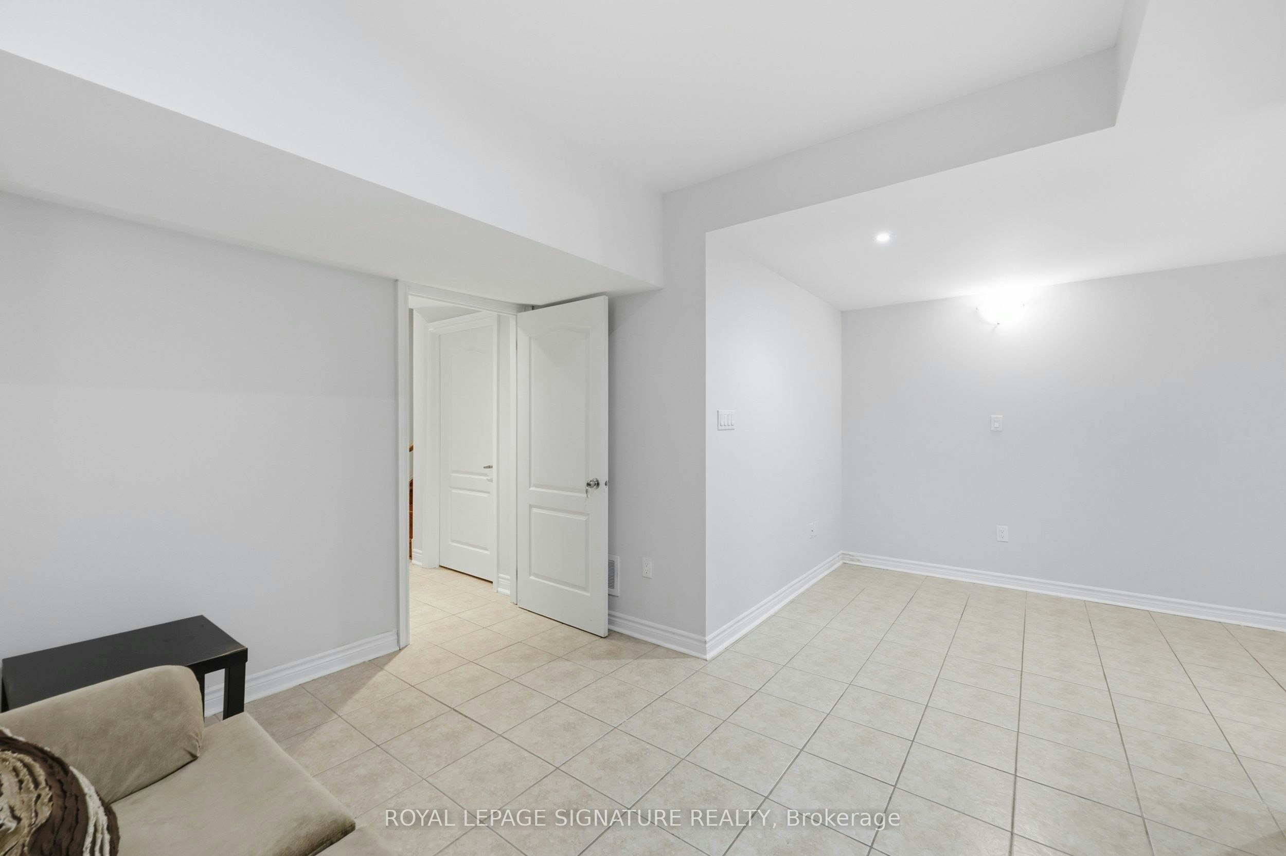 Bsmt-221 Peak Point Boulevard, Vaughan, ON, L6A 0B6 - 8