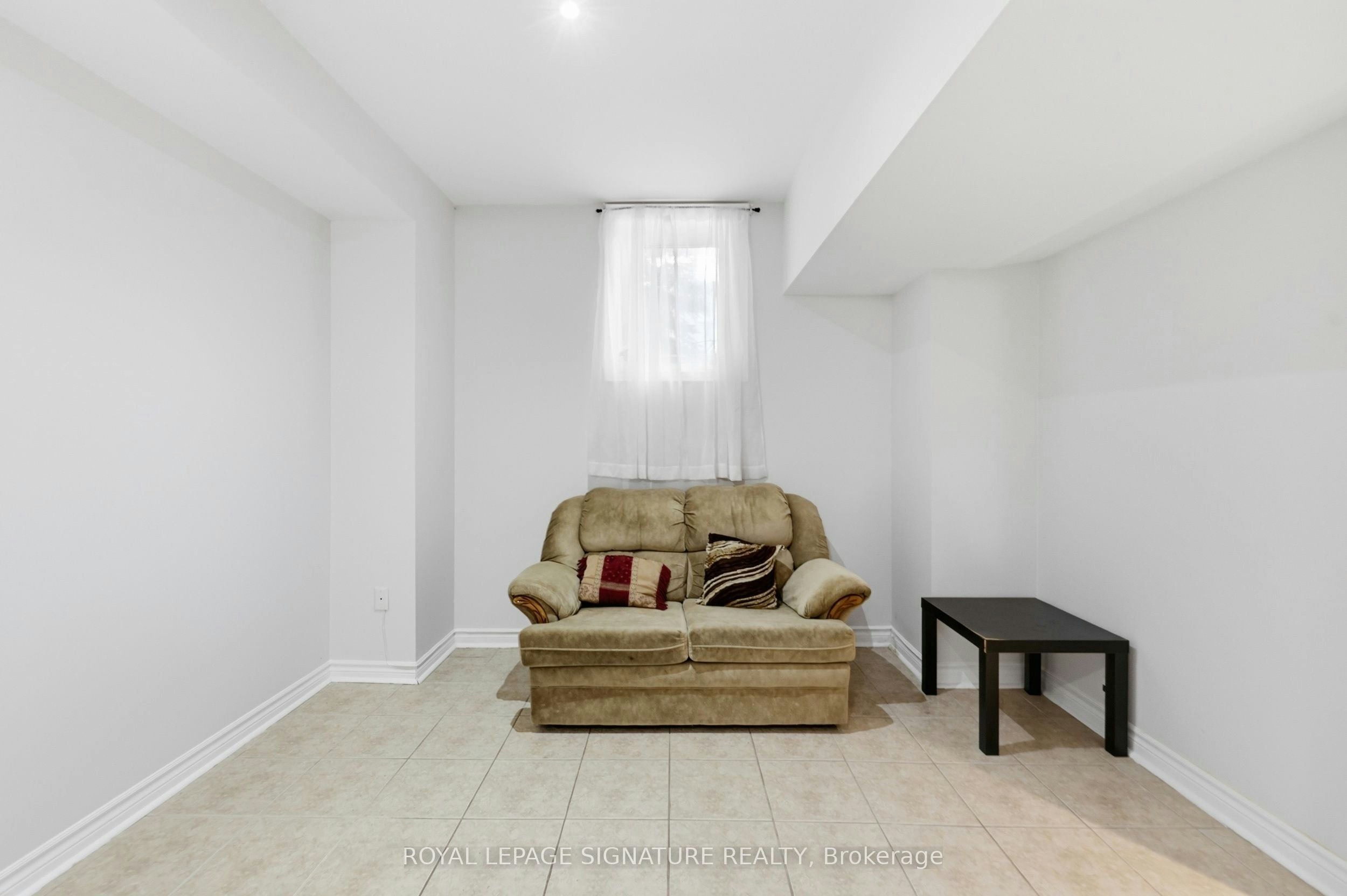 Bsmt-221 Peak Point Boulevard, Vaughan, ON, L6A 0B6 - 3