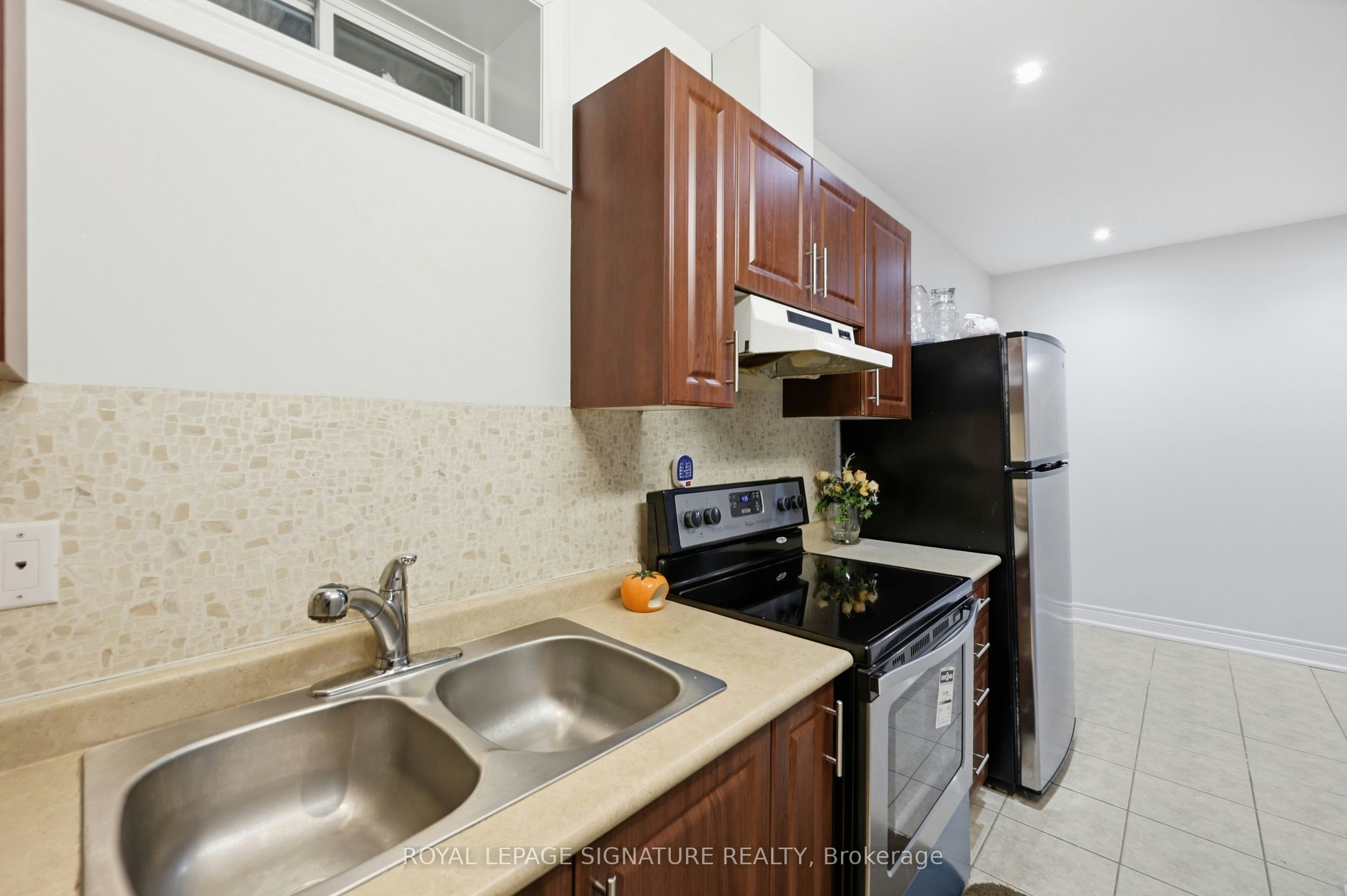 Bsmt-221 Peak Point Boulevard, Vaughan, ON, L6A 0B6 - 5