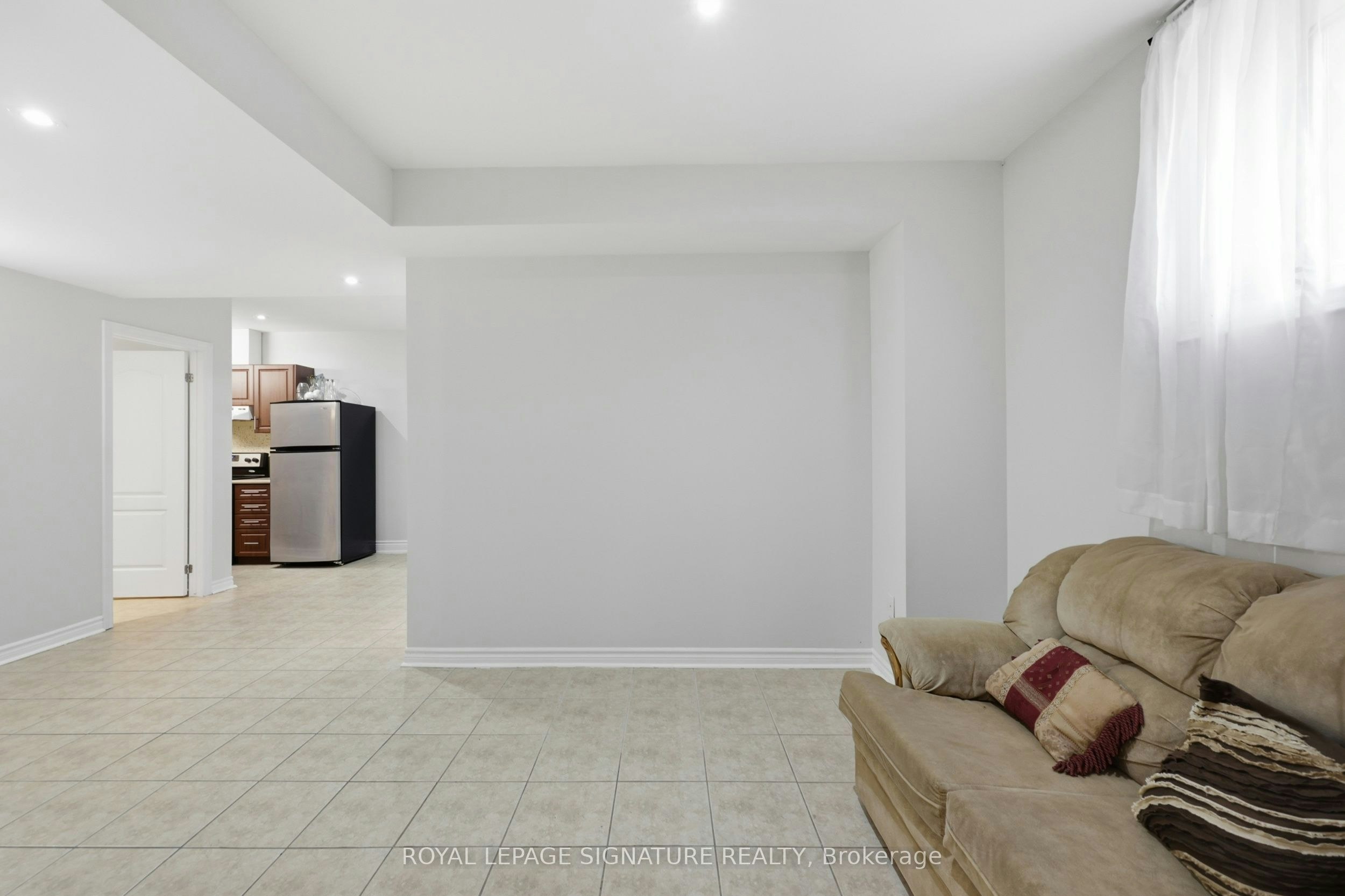 Bsmt-221 Peak Point Boulevard, Vaughan, ON, L6A 0B6 - 2