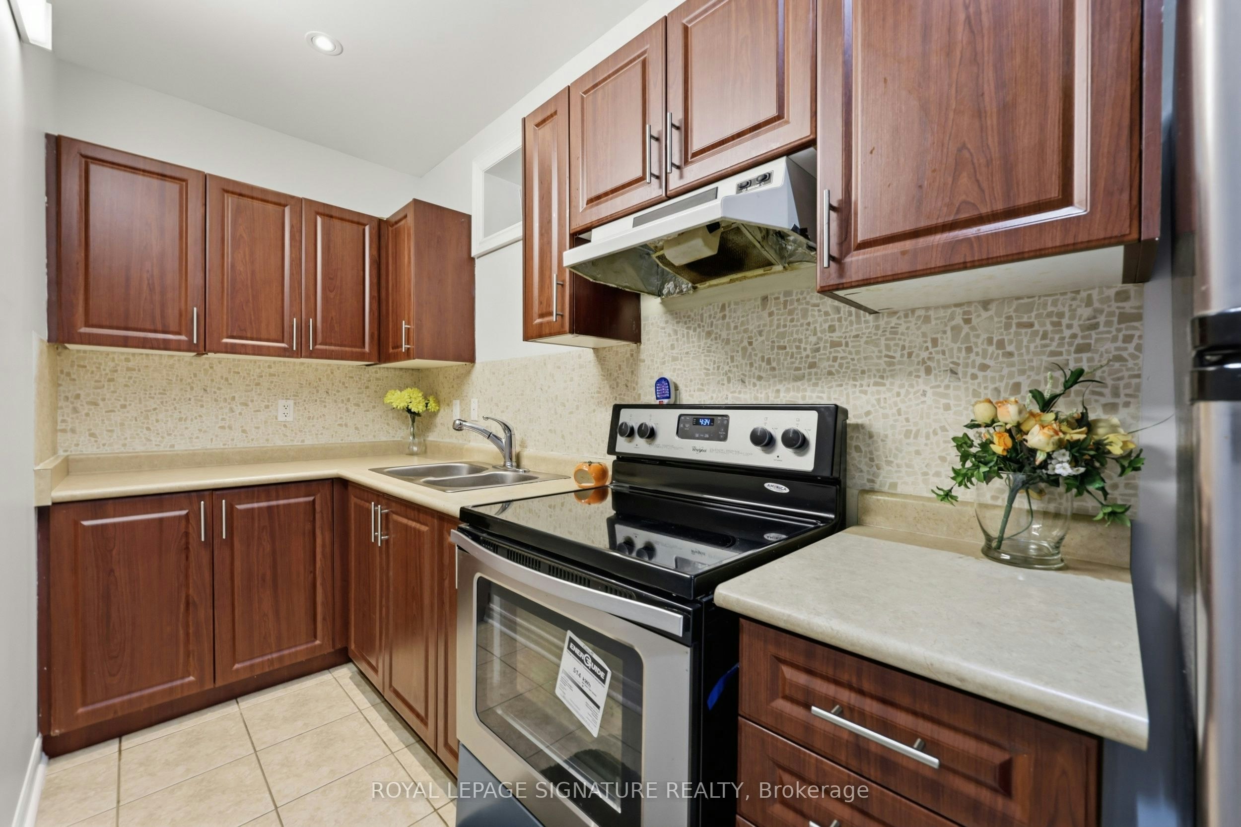 Bsmt-221 Peak Point Boulevard, Vaughan, ON, L6A 0B6 - 4