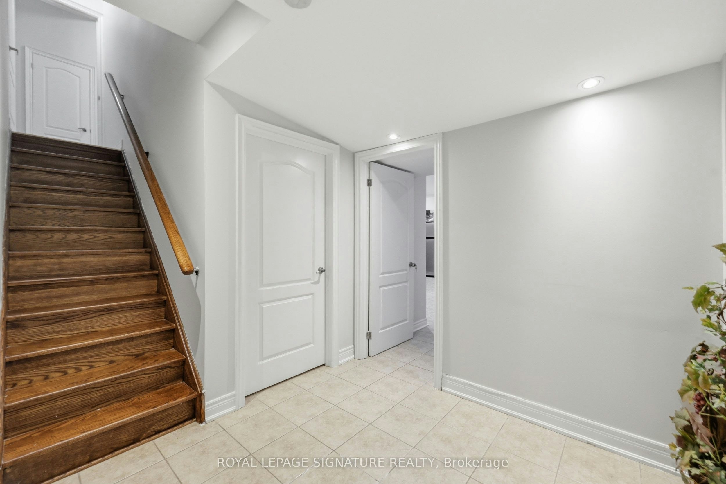 Bsmt-221 Peak Point Boulevard, Vaughan, ON, L6A 0B6