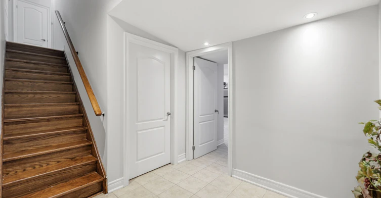 Bsmt-221 Peak Point Boulevard, Vaughan, ON, L6A 0B6