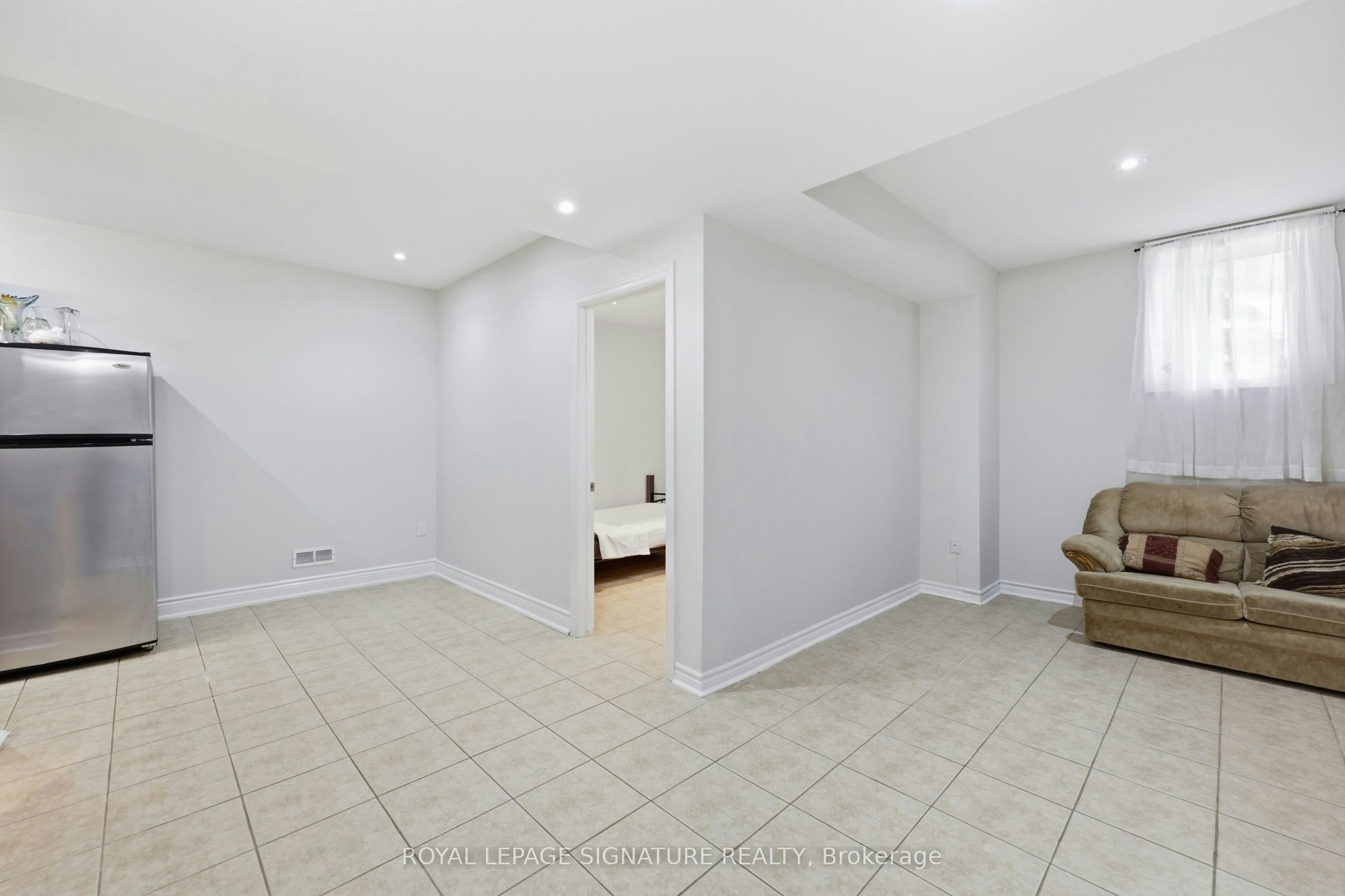 Bsmt-221 Peak Point Boulevard, Vaughan, ON, L6A 0B6 - 6
