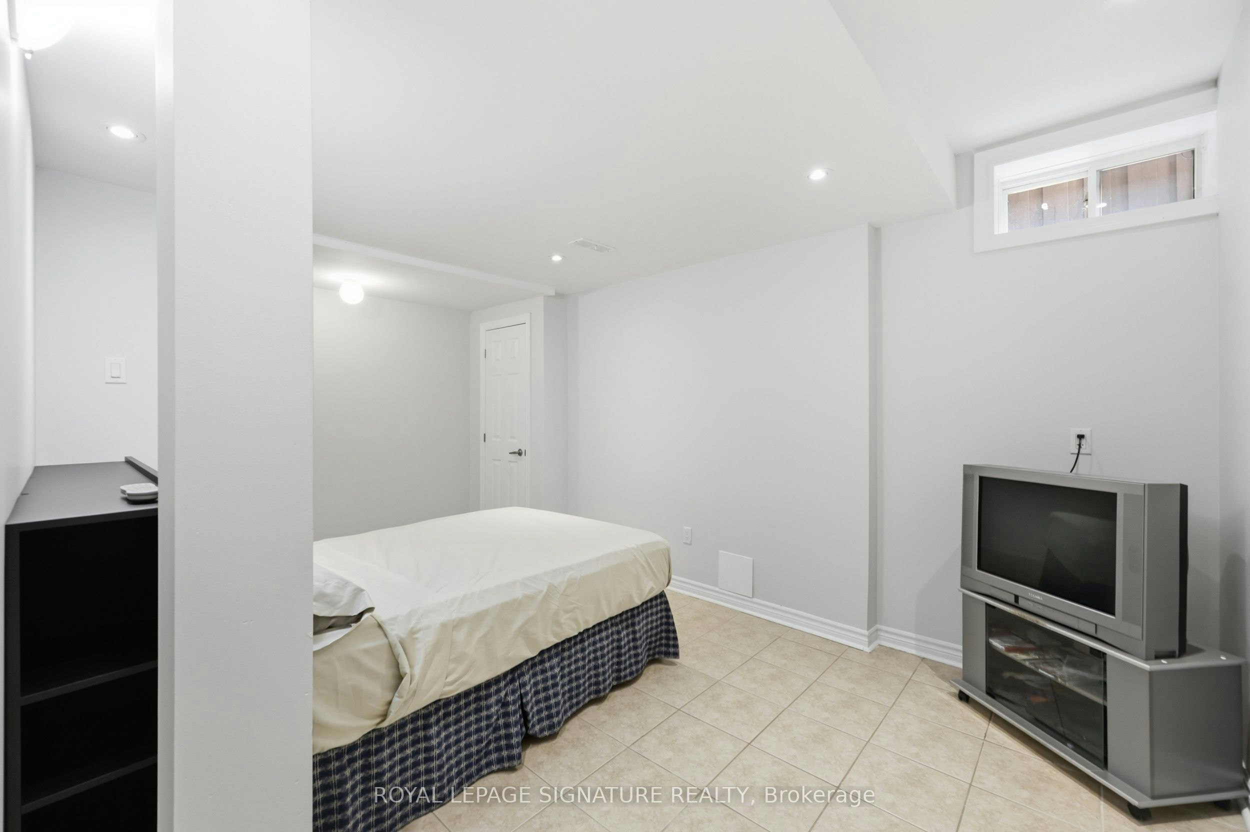 Bsmt-221 Peak Point Boulevard, Vaughan, ON, L6A 0B6 - 10