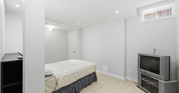 Bsmt-221 Peak Point Boulevard, Vaughan, ON, L6A 0B6 - 10