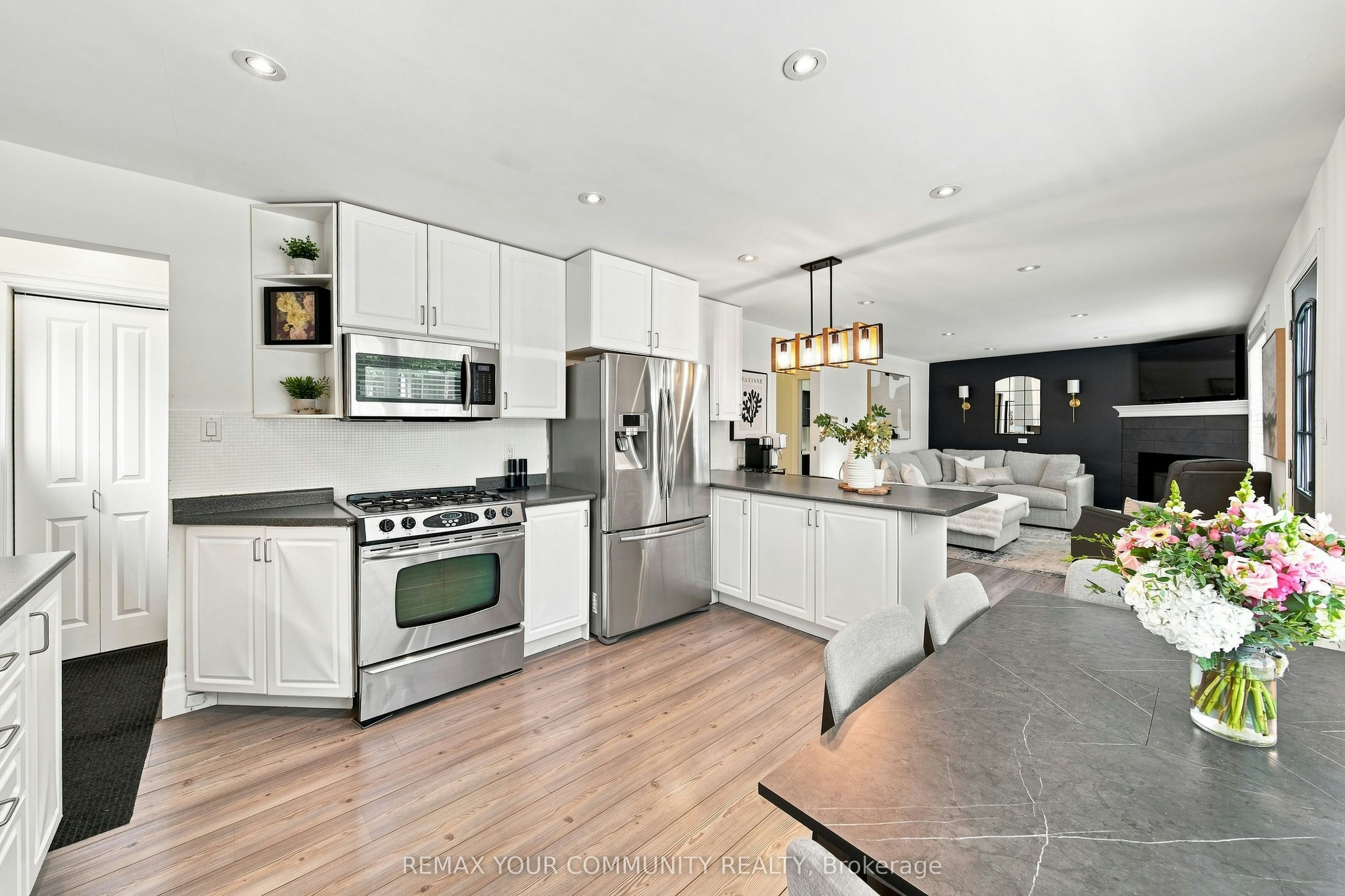 422 Queen Street, Newmarket, ON, L3Y 2H2