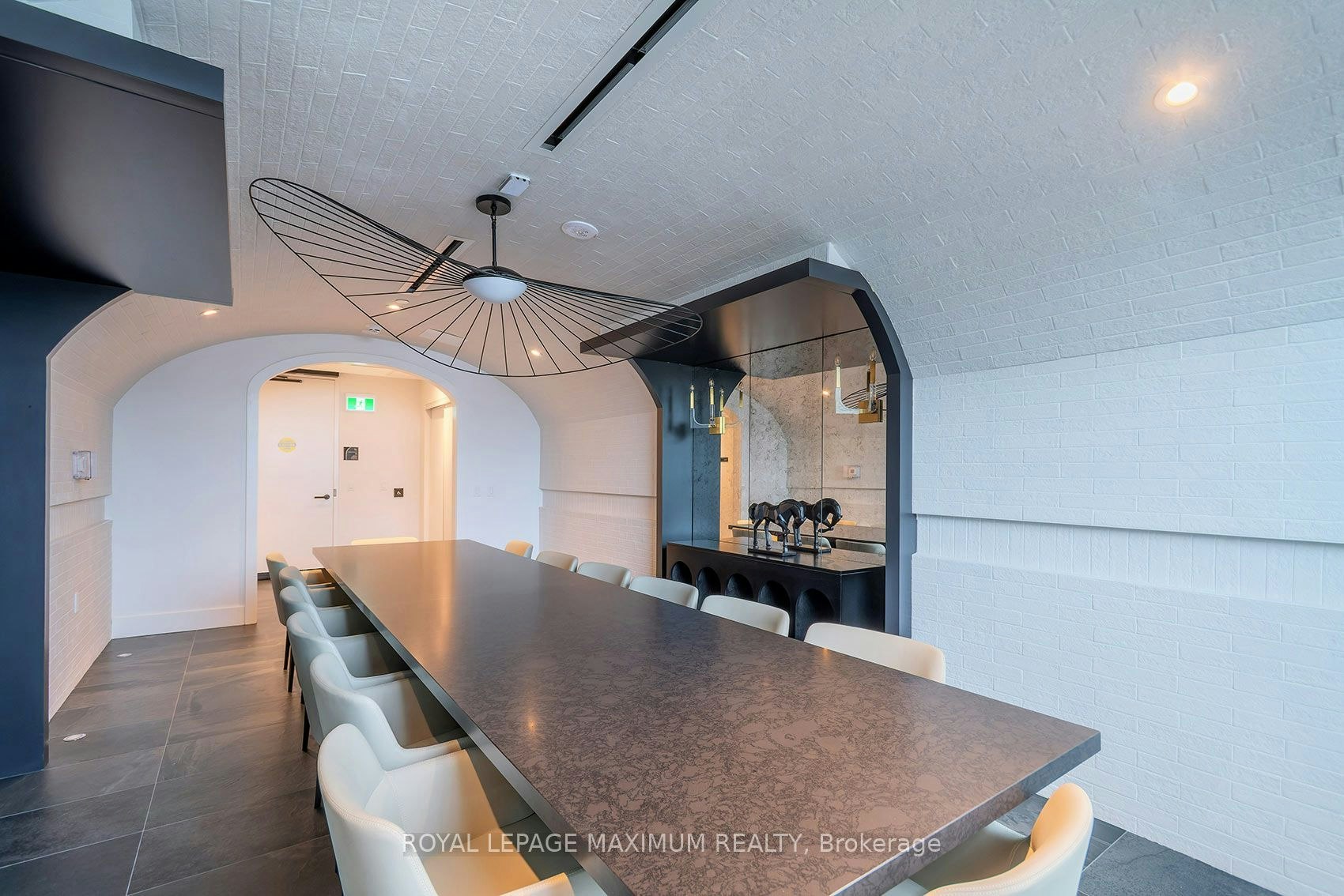 250-2075 King Road, King, ON, L7B 0R6 - 41