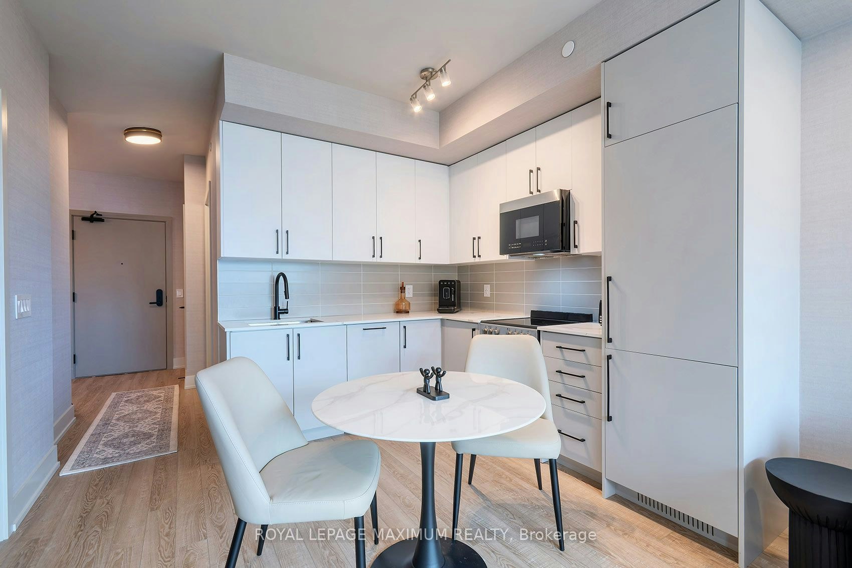 250-2075 King Road, King, ON, L7B 0R6 - 15