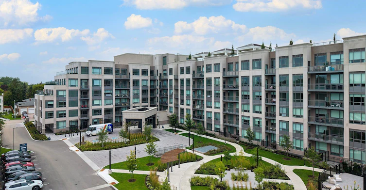 250-2075 King Road, King, ON, L7B 0R6