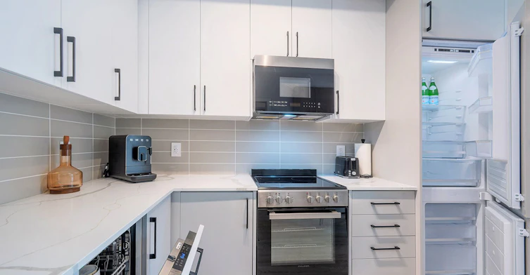 250-2075 King Road, King, ON, L7B 0R6 - 16