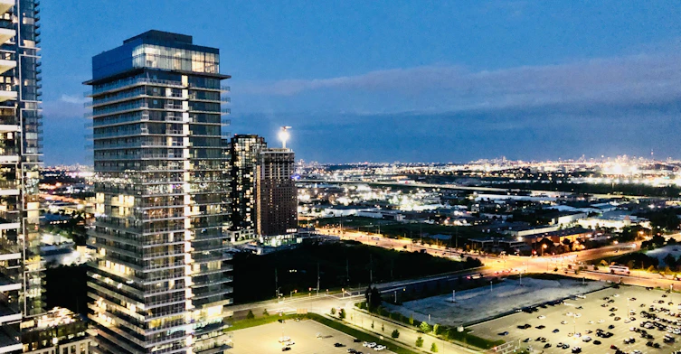 3303-898 Portage Parkway, Vaughan, ON, L4K 0J6 - 3