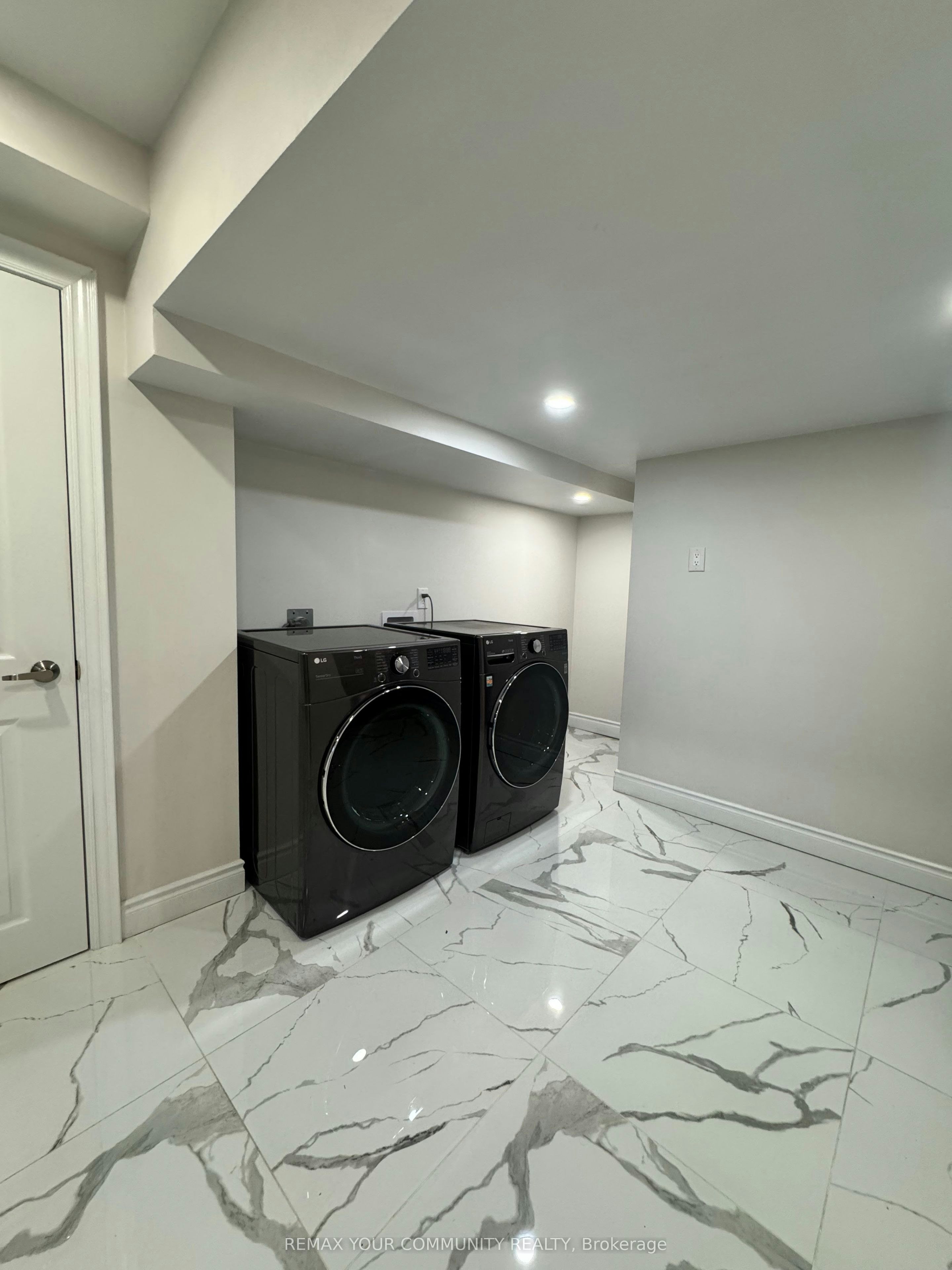 (Basement Apartment)-51 Murray Leonard Lane, East Gwillimbury, ON, L9N 0Z5 - 9