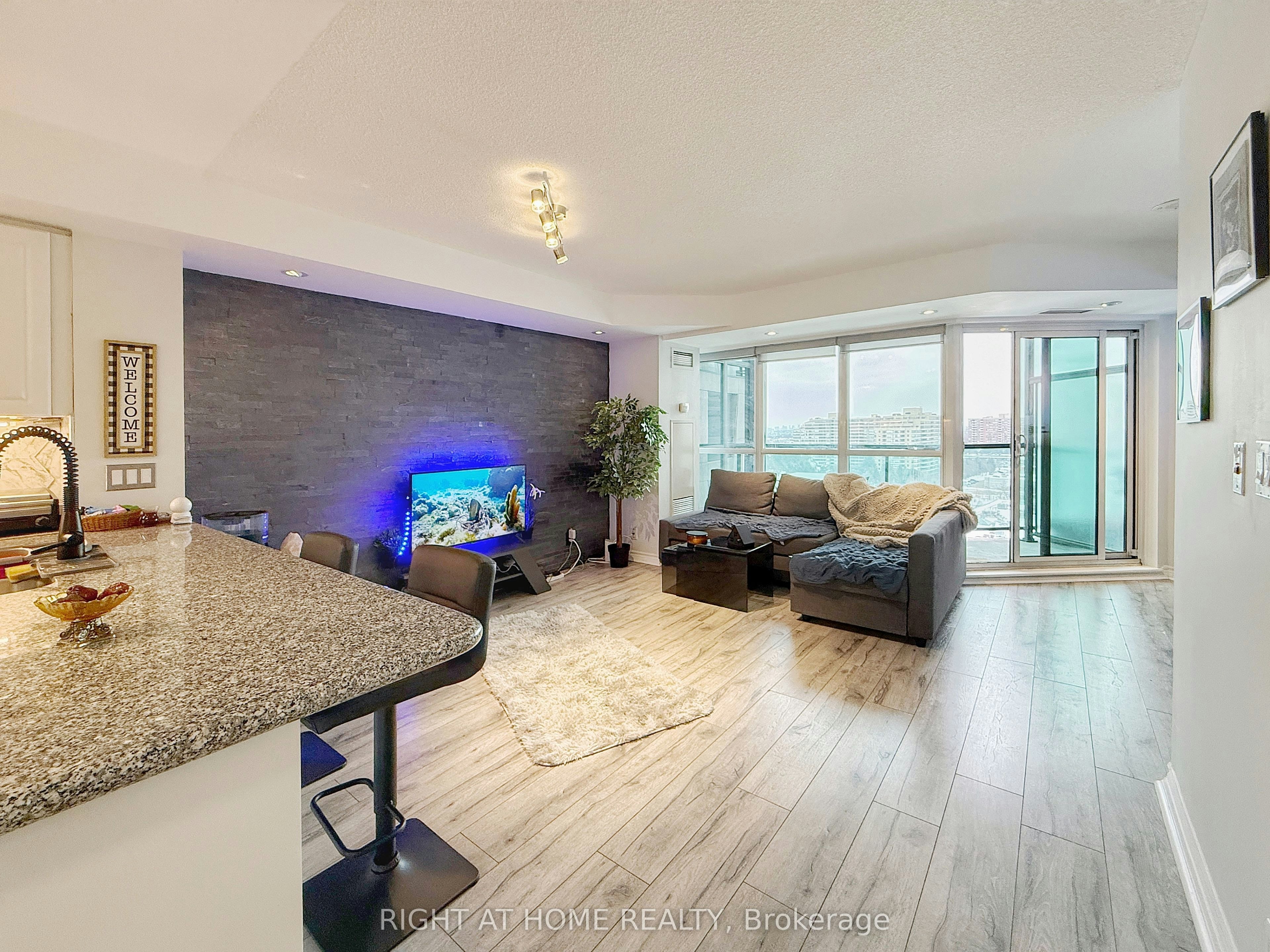 1211-18 Harding Boulevard, Richmond Hill, ON, L4C 0T3 - 4
