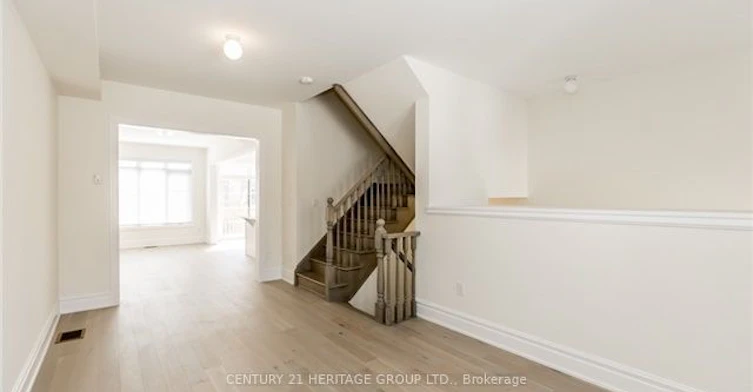 35 Farooq Boulevard, Vaughan, ON, L4L 1A6 - 9