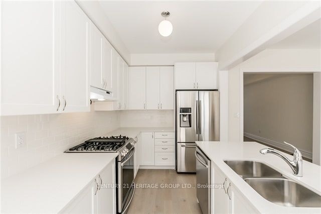 35 Farooq Boulevard, Vaughan, ON, L4L 1A6 - 7