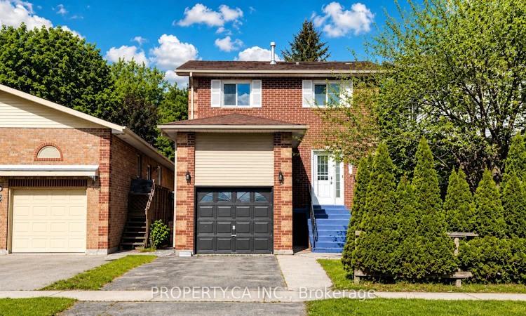 32 Hodgins Avenue