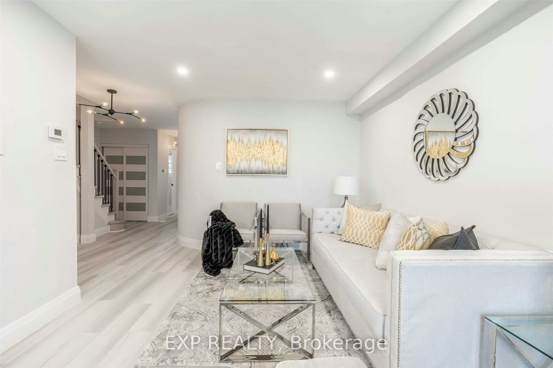 526 Tara Hill Circle, Aurora, ON, L4G 6H2 - 8