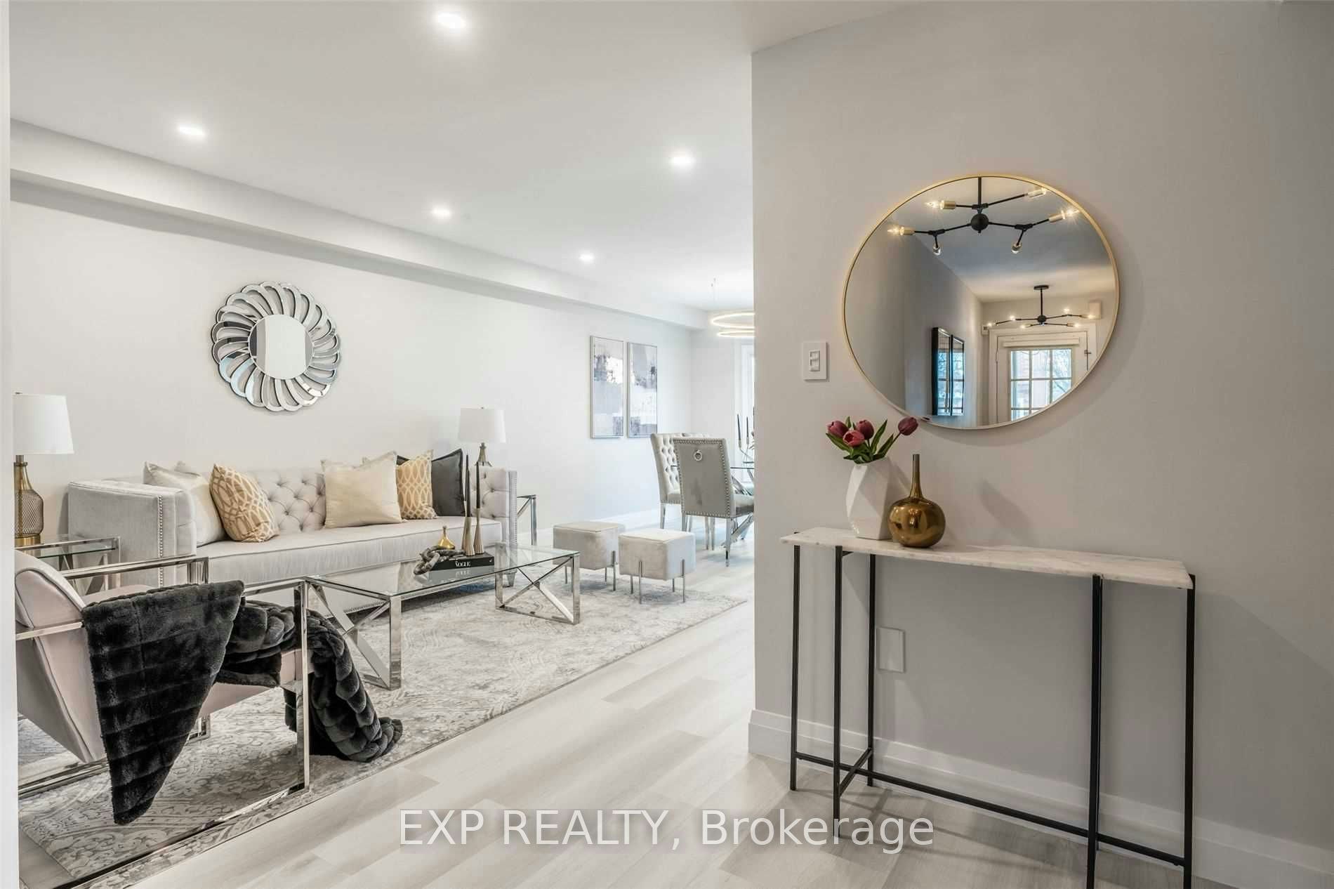 526 Tara Hill Circle, Aurora, ON, L4G 6H2 - 4