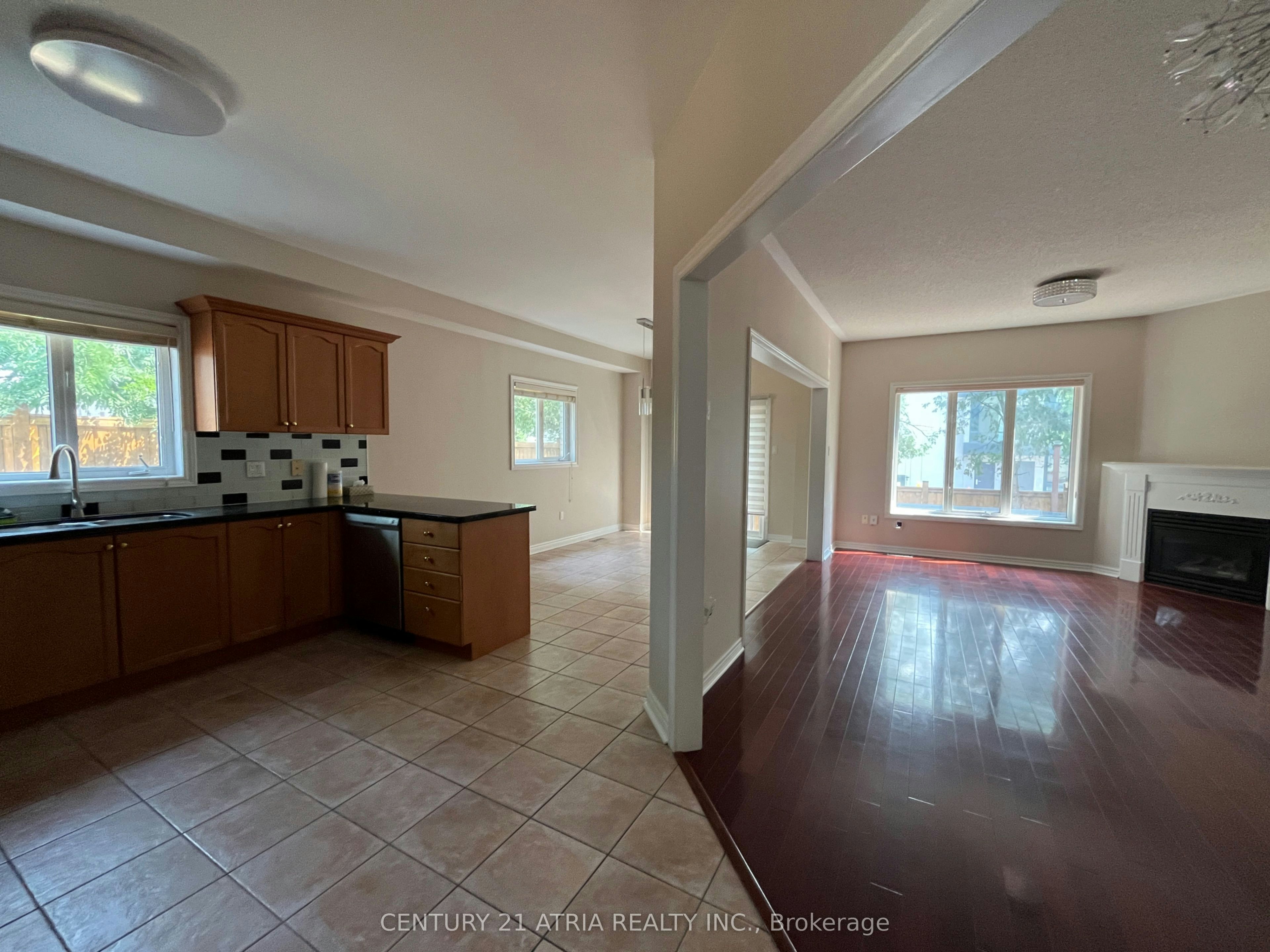 69 Loredana Court, Richmond Hill, ON, L4C 0P2 - 2