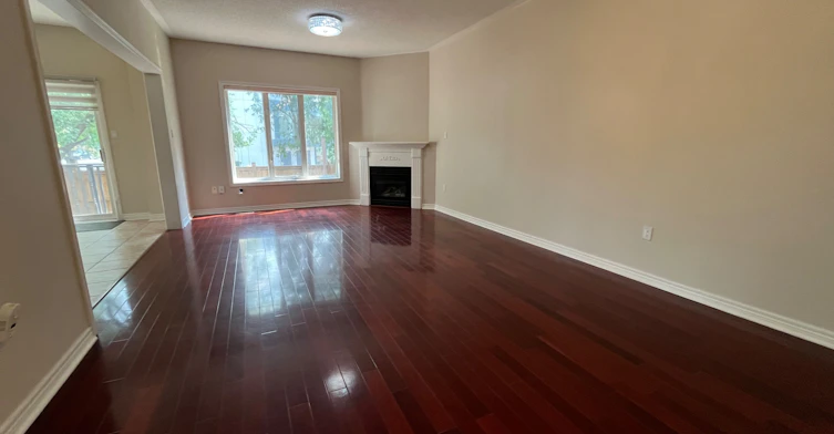 69 Loredana Court, Richmond Hill, ON, L4C 0P2 - 3
