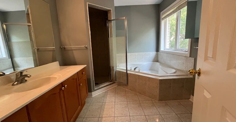 69 Loredana Court, Richmond Hill, ON, L4C 0P2 - 6