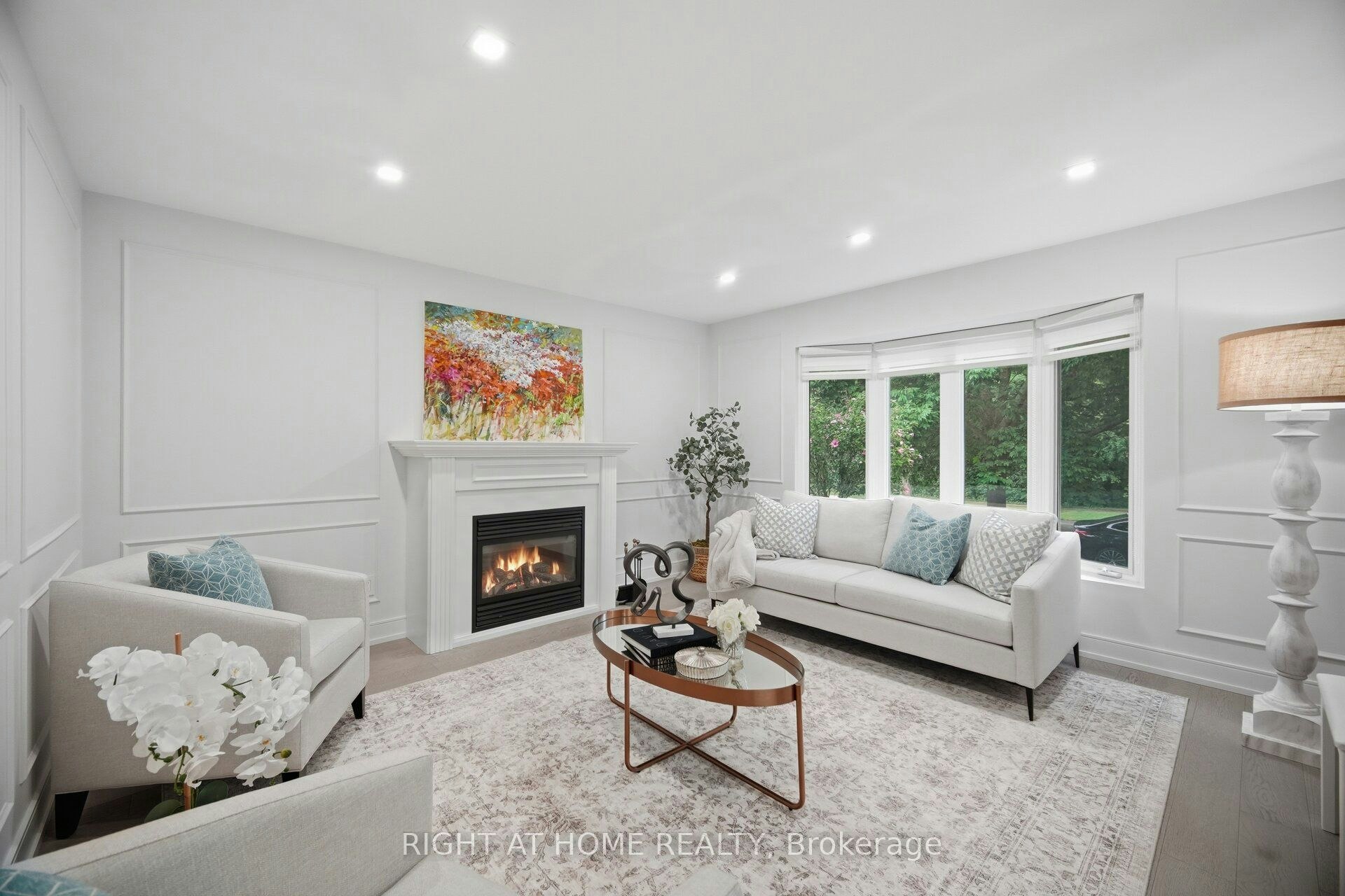 4 Simmons Crescent, Aurora, ON, L4G 6B4