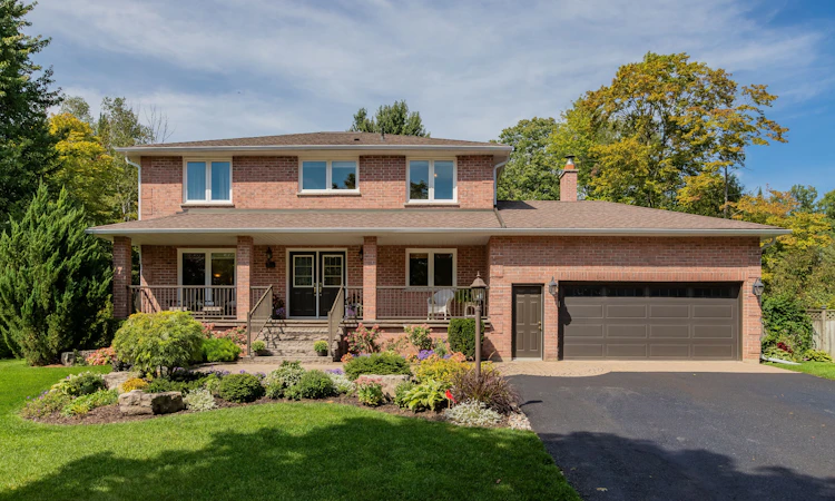 34 Amberglen Court