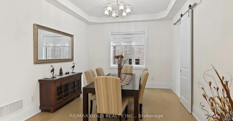 81 Kinburn Crescent, Vaughan, ON, L3L 0E9 - 9