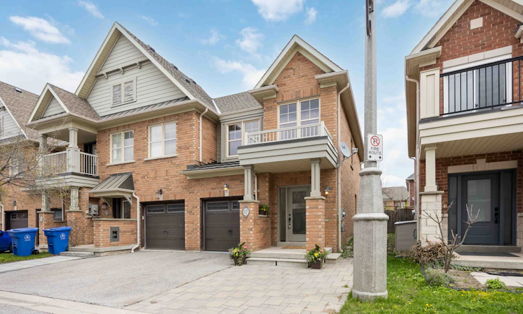 17 Latitude Lane