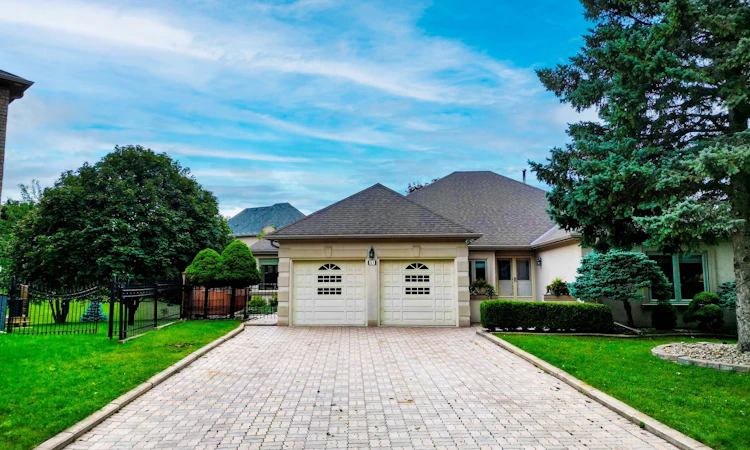 51 Squire Graham Lane