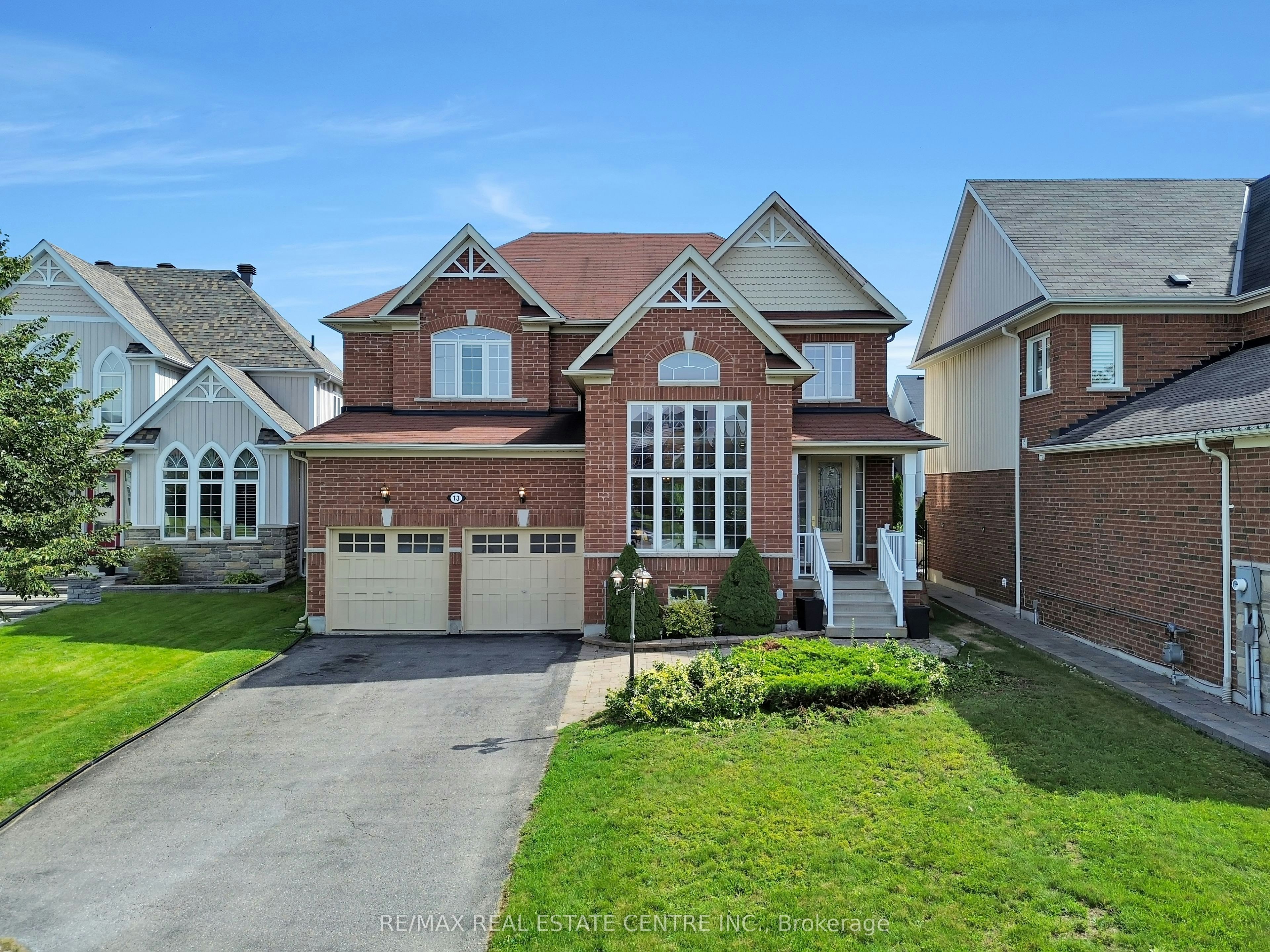 13 Lions Court, Essa, ON, L0M 1B5